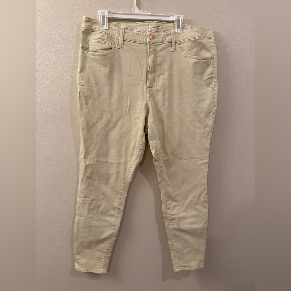 Universal Thread Cream Skinny Pants